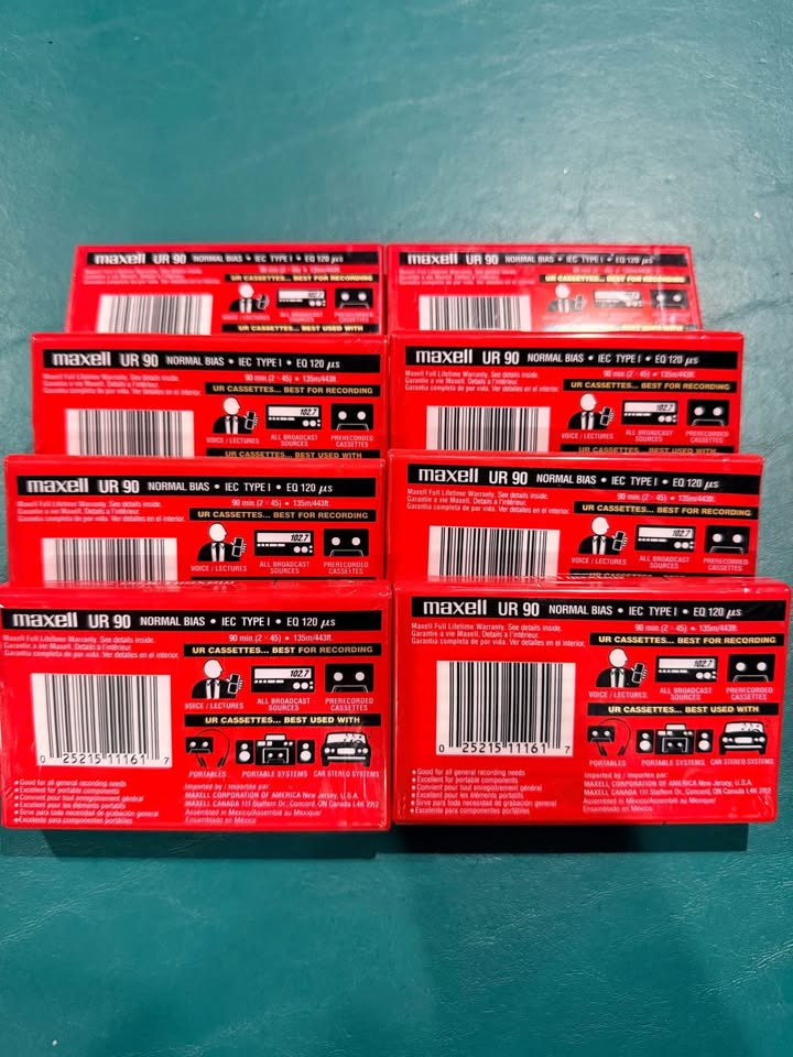 8 Maxell Blank Cassettes, 90 minutes - photo 3