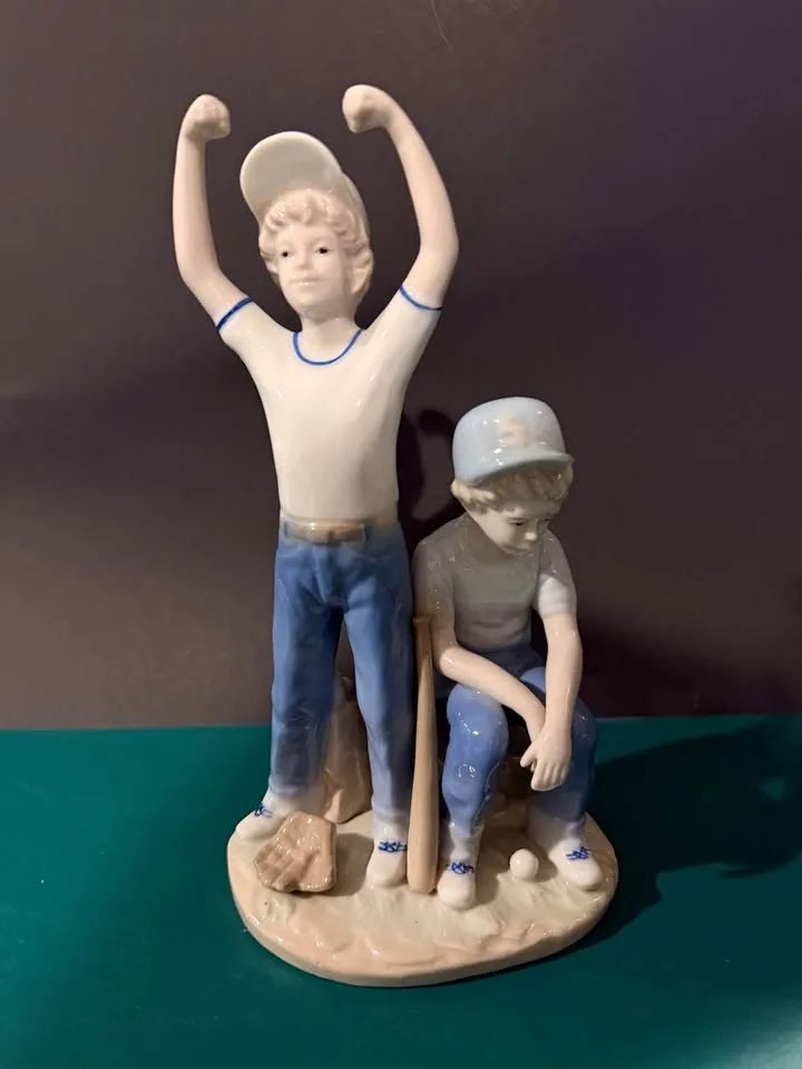 Vintage Paul Sebastian "Home Run" Figurine 1989 image indicator(4)