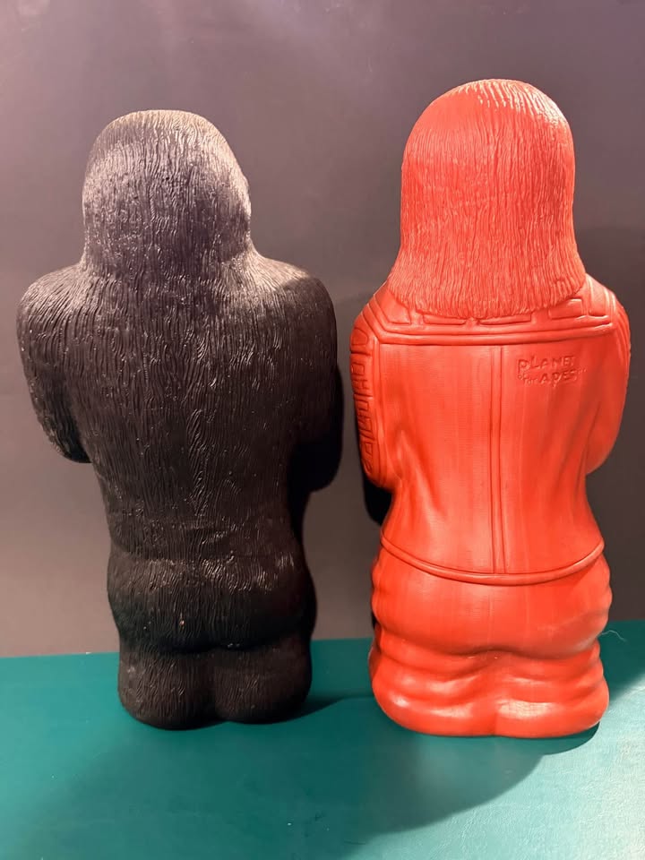 King Kong & Planet of the Apes Blowmold Banks - Lot of 2 - photo 2