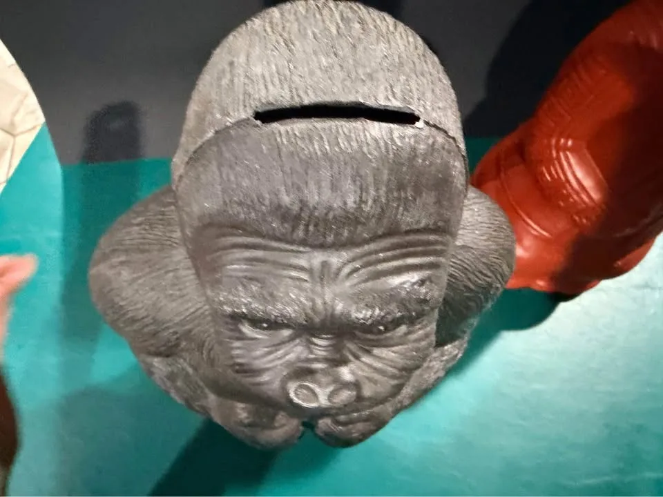 King Kong & Planet of the Apes Blowmold Banks - Lot of 2 image indicator(7)