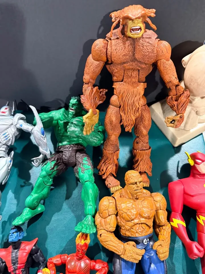 39 Comic Action Figures - Sold as Lot image indicator(4)