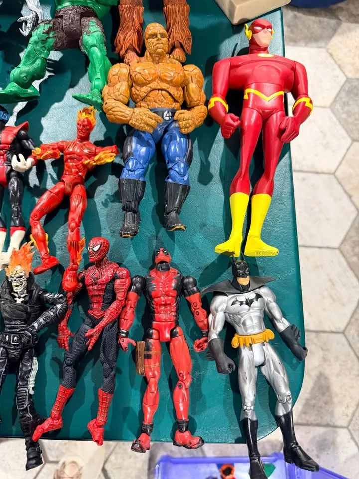 39 Comic Action Figures - Sold as Lot image indicator(5)