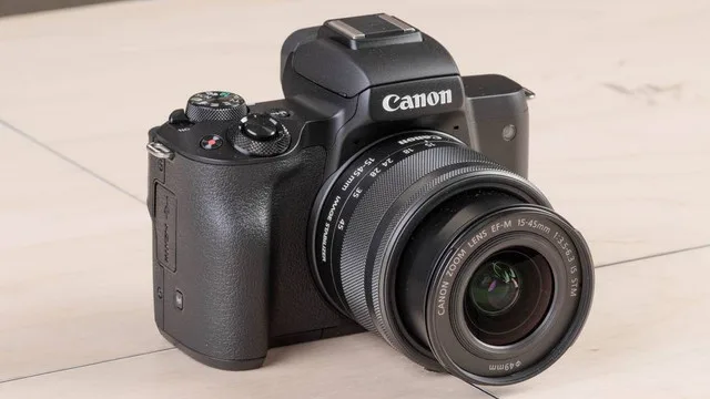 Canon EOS M50 24MP Mirrorless Camera with 15-45mm STM Lens thumbnail