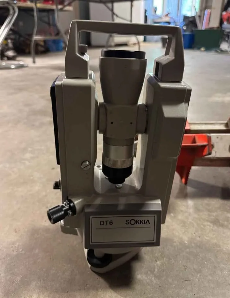 Sokkia DT 6 Theodolite Surveying Tool with tripod and case image indicator(4)