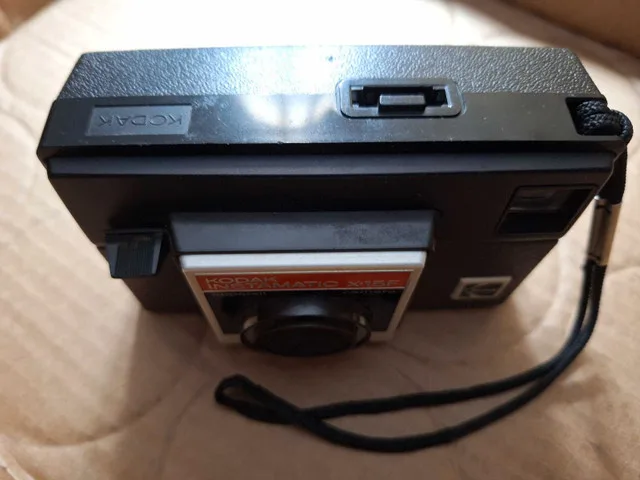 Kodak Instamatic X-15F, Canadian made, film camera. image indicator(2)