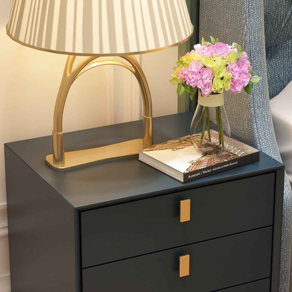 3-drawer bedside table with metal legs - photo 5