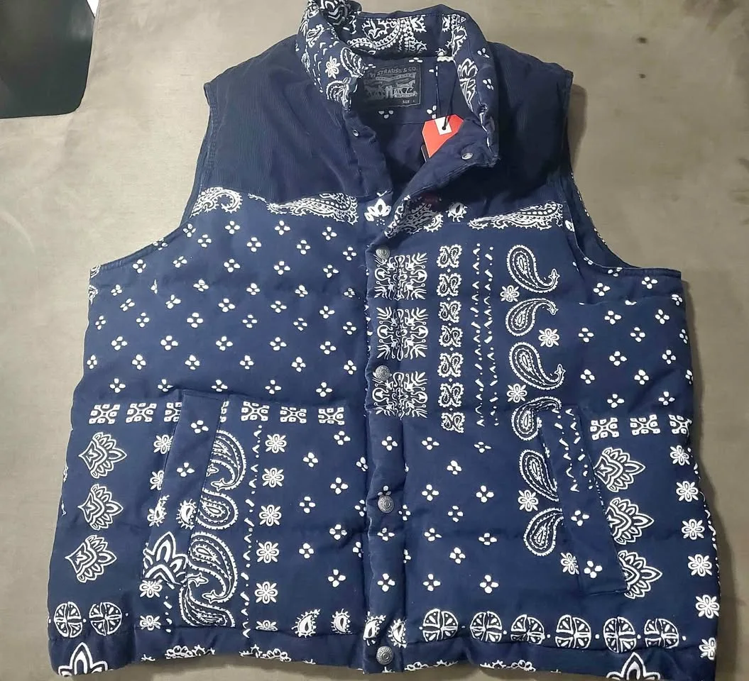 Levi's vest large NWT responsible down filled thumbnail