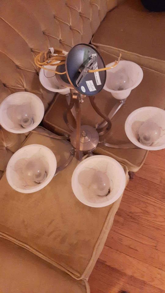 Chandelier light fixtures brass tone with 6 lights - photo 4