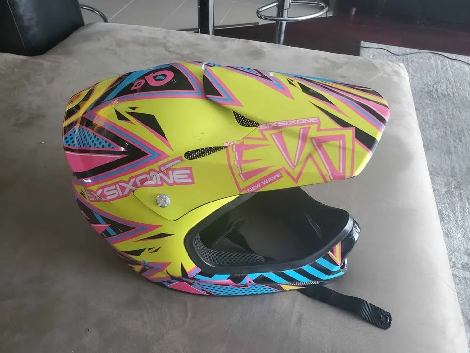 Mountain bike helmet large image indicator(3)