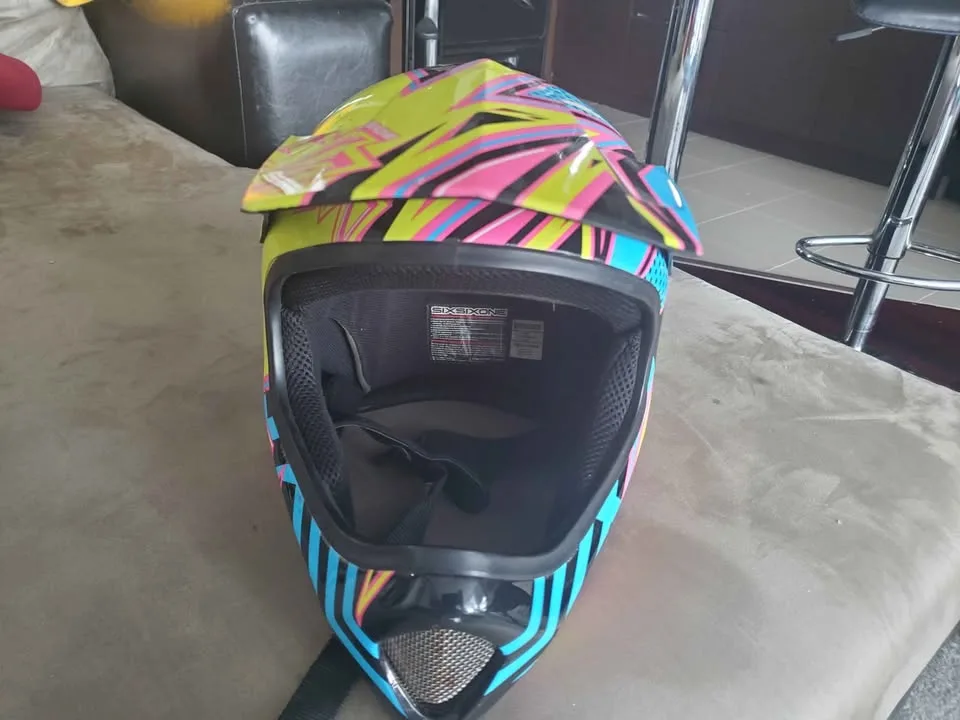 Mountain bike helmet large image indicator(4)