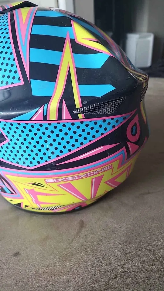 Mountain bike helmet large image indicator(7)