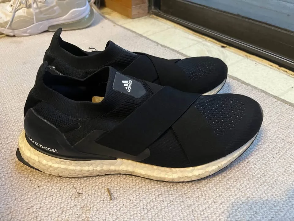 Adidas ultra boost DNA slip on black image indicator(3)