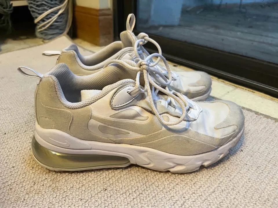 Nike air max 270 react all white 6.5W image indicator(2)