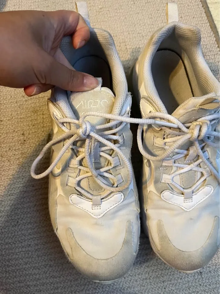 Nike air max 270 react all white 6.5W image indicator(3)