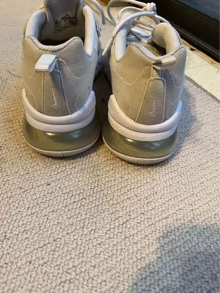 Nike air max 270 react all white 6.5W image indicator(5)