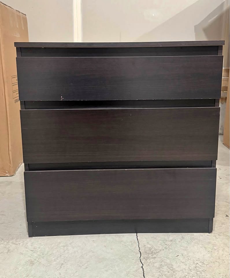 Black 3-drawer Dresser *IT’S AVAILABLE*