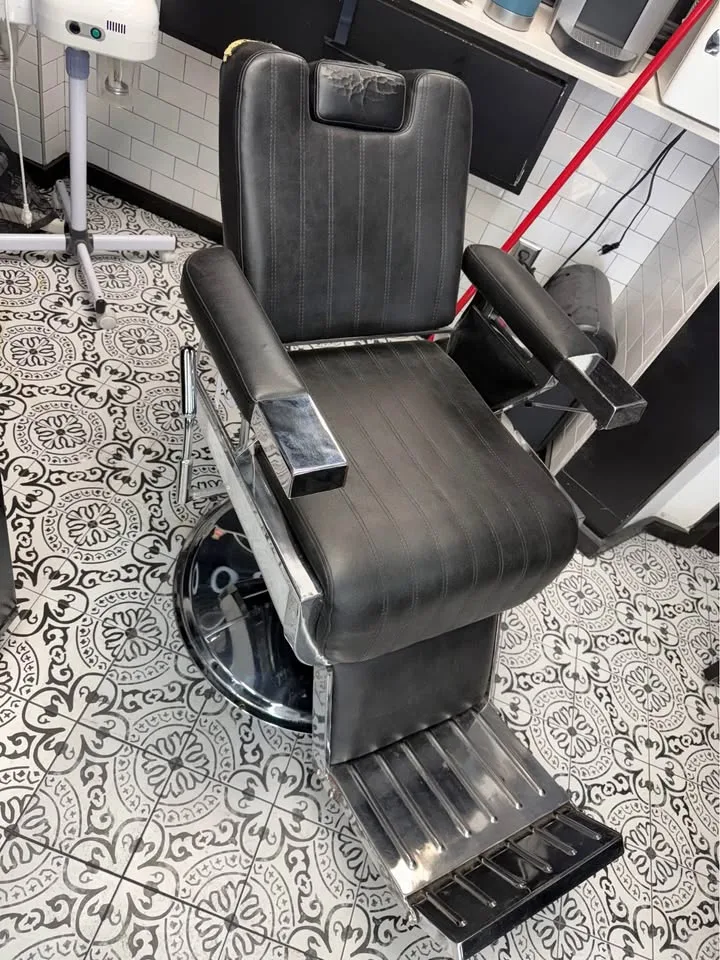 PIBBS BARBER CHAIR 400 or BEST OFFER image indicator(4)