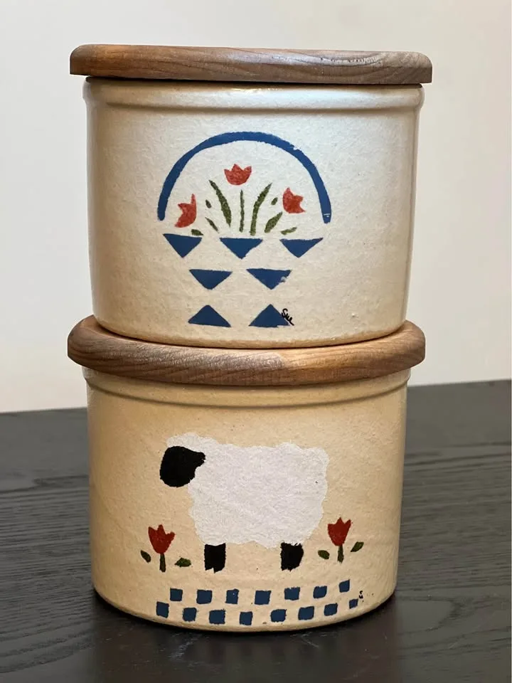 Set of 2 Robinson Ransbottom Low Jar 1 pint w/ Wood Lid image indicator(2)