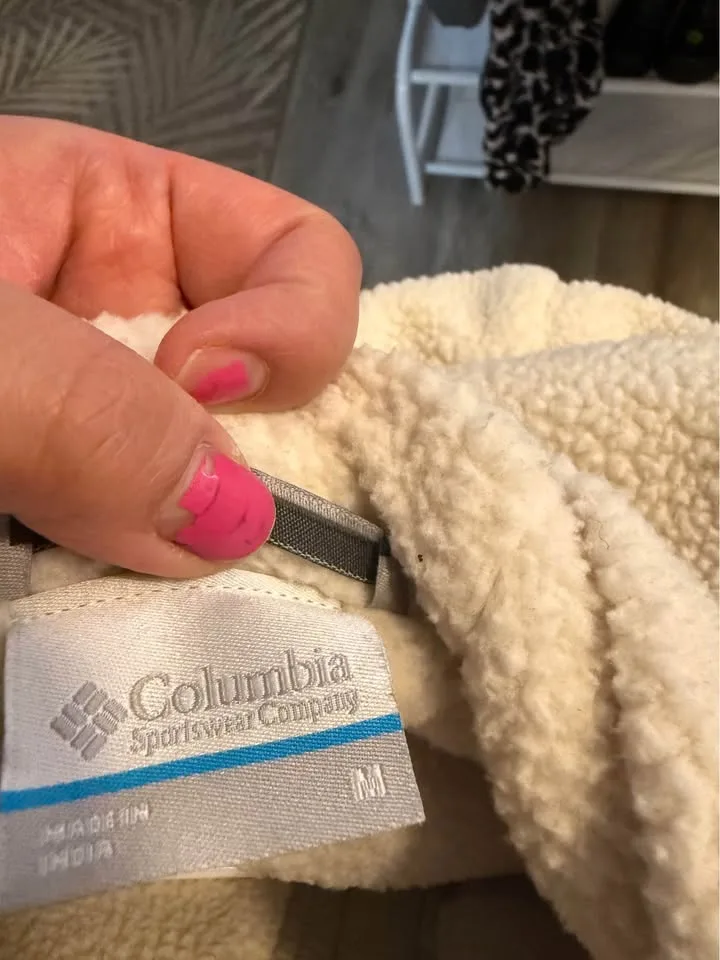 Women’s Columbia fall/winter jacket size mEdium image indicator(3)