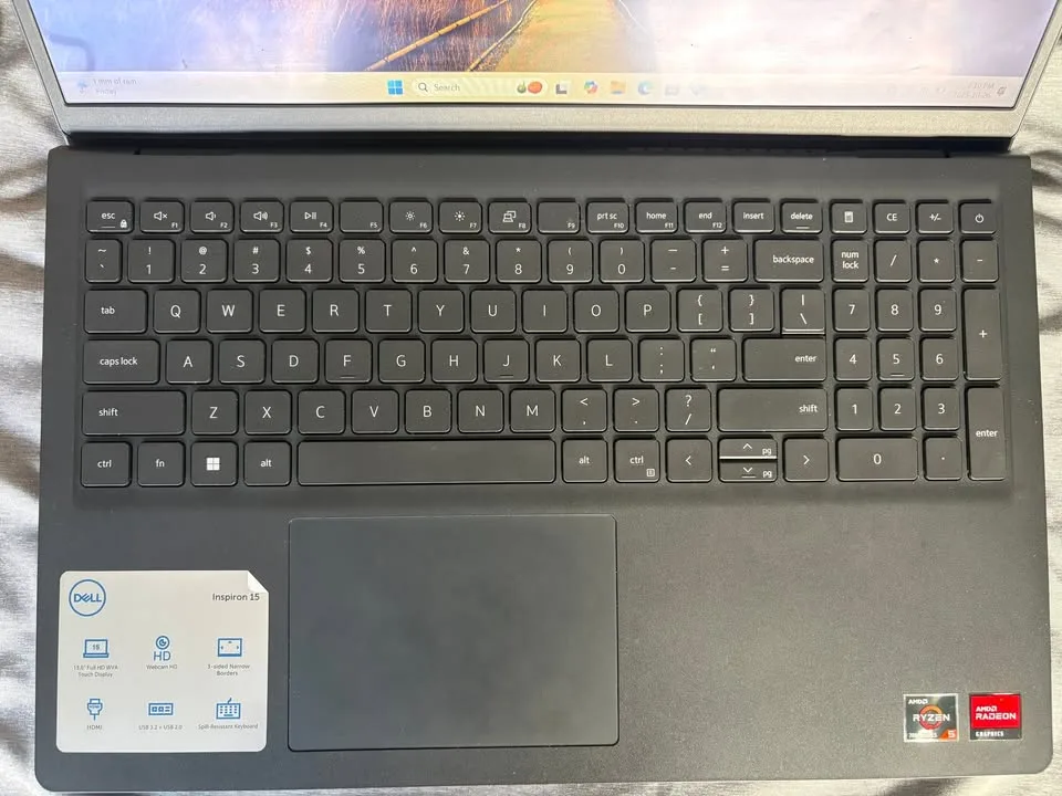 Dell Inspiron 15.6" (Touchscreen) image indicator(3)