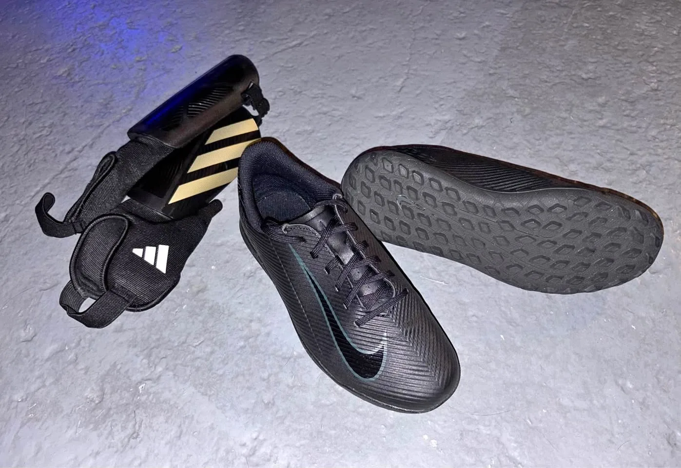 Nike Jr. Mercurial Vapor 16 Club turf football shoes