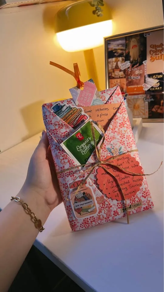 Blind Date with a Book Bundles 💖 image indicator(2)