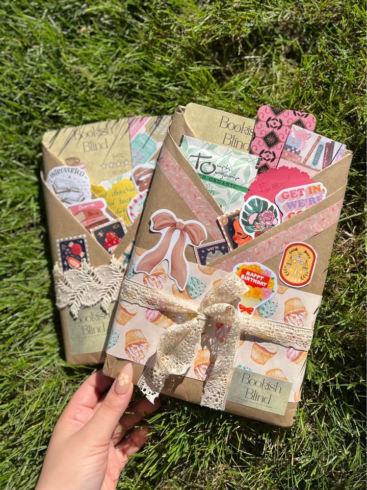 Blind Date with a Book Bundles - photo 3