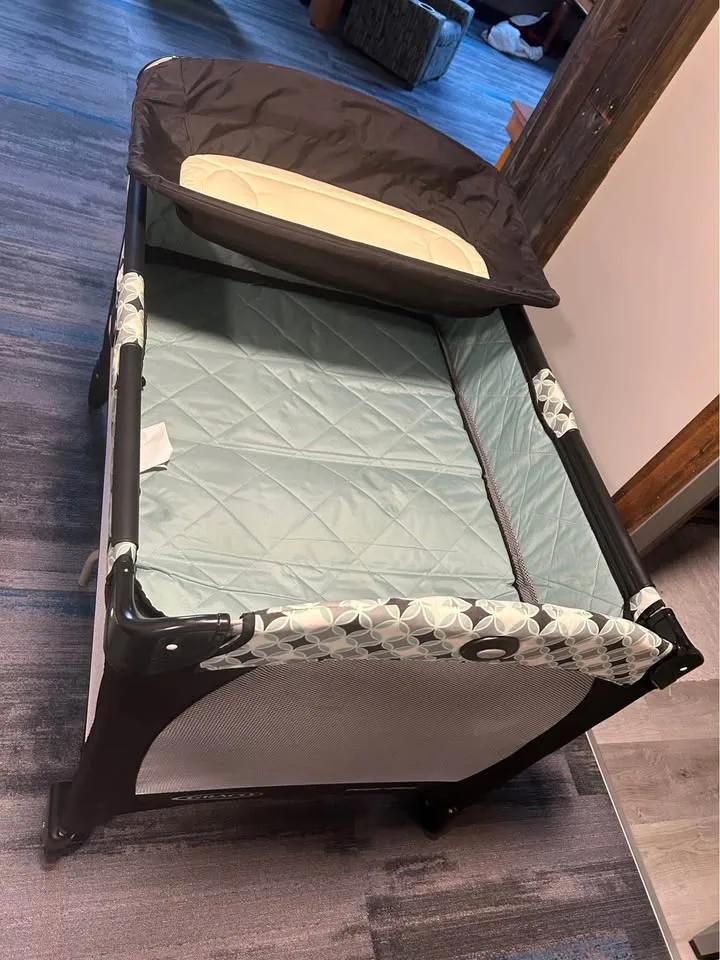 Graco pack and play image indicator(2)