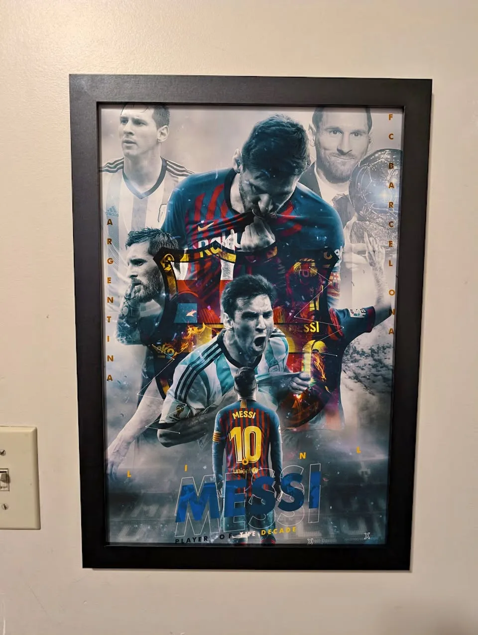 Messi 10 - Framed poster 12 x 18 inches thumbnail