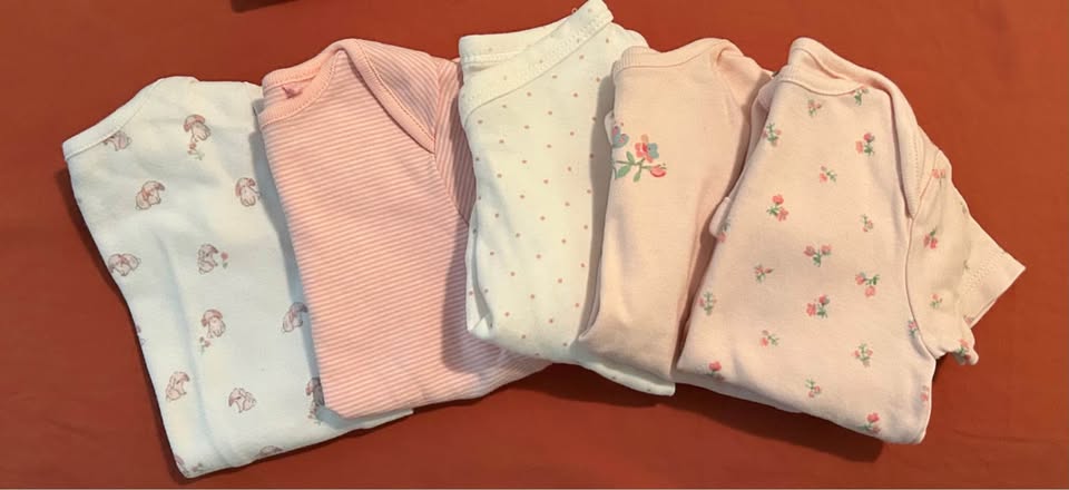 Baby clothing bundle (0-3 months) - photo 3