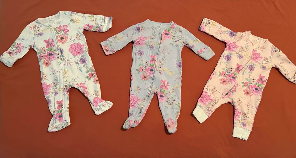 Baby clothing bundle (0-3 months) - photo 4
