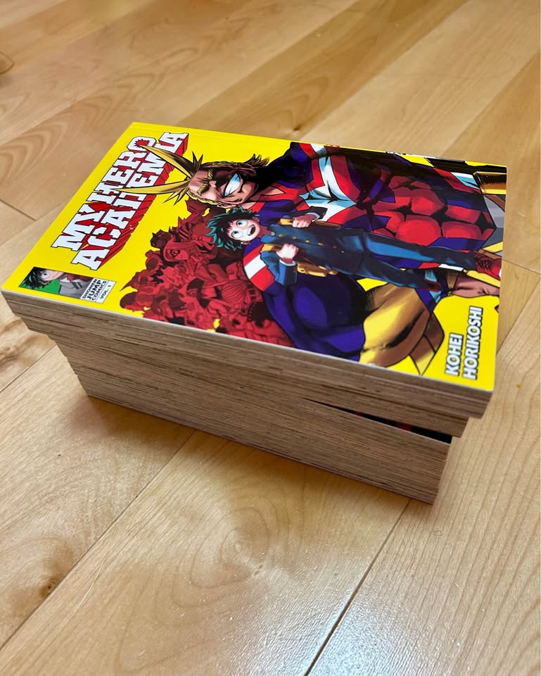My Hero Academia Manga & Vigilantes Volumes - photo 3