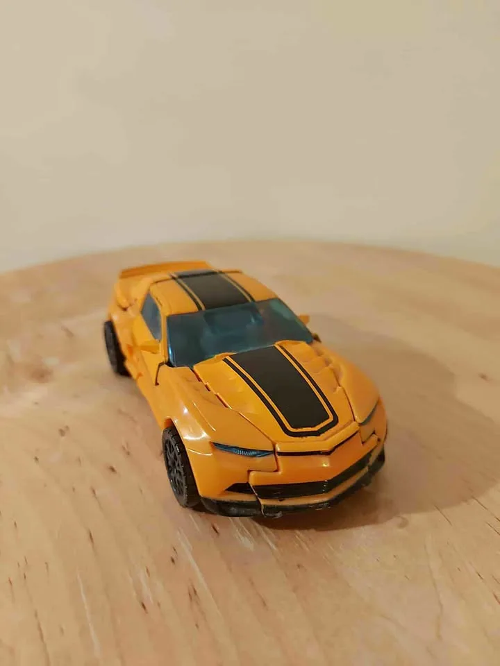 Transformers Age of Extinction Deluxe Bumblebee thumbnail