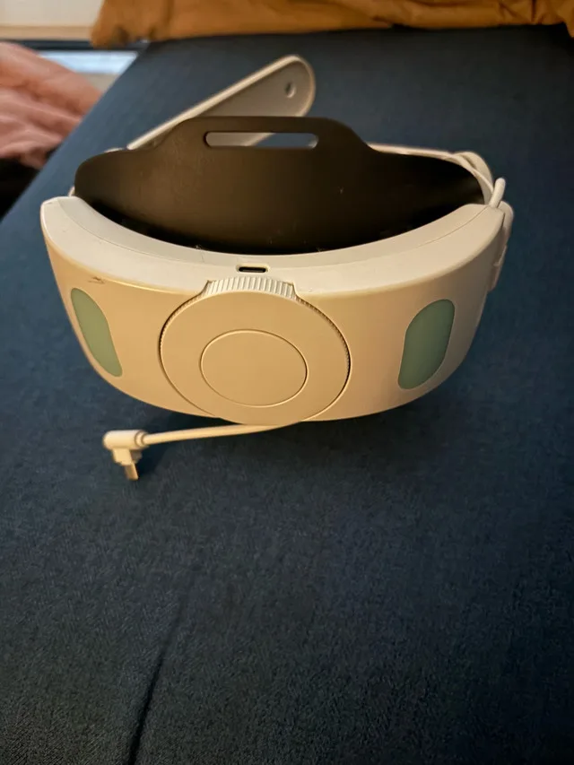 Meta Quest 2 Head Strap thumbnail