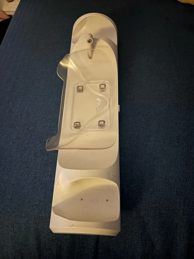 Binbok VR Charging Dock for Meta Quest 2 image indicator(2)