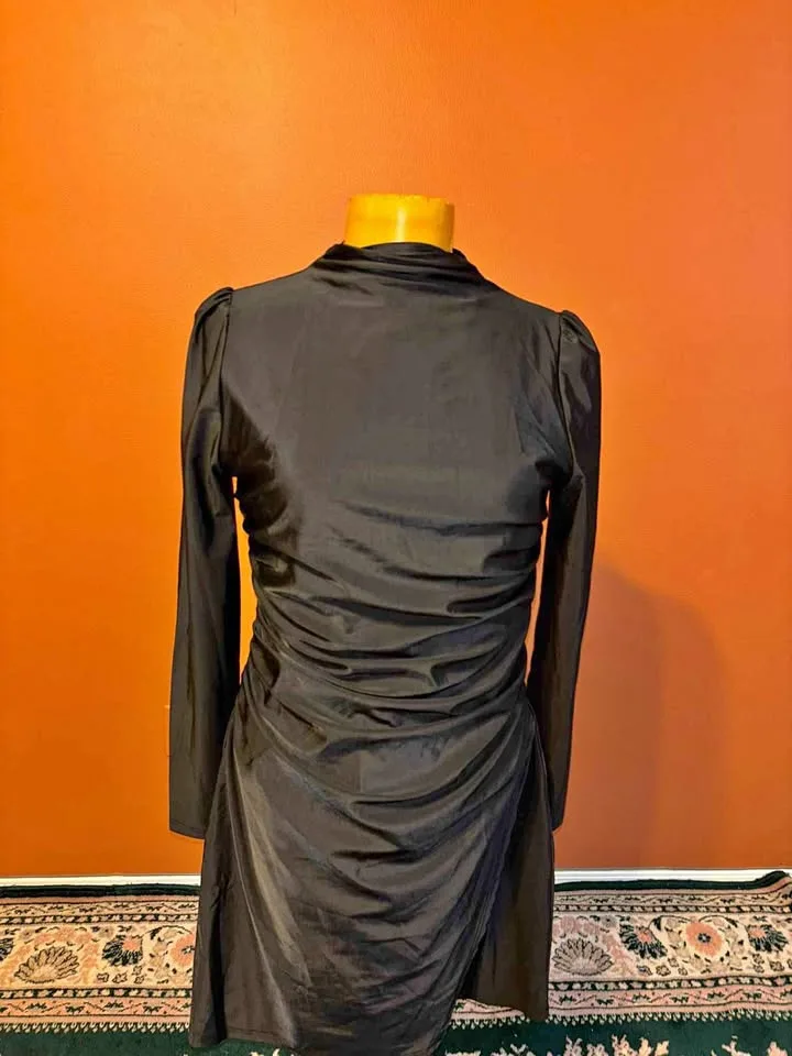Brand New Size M – Greatfoil Elegant Black Ruched Dress 🖤✨ thumbnail