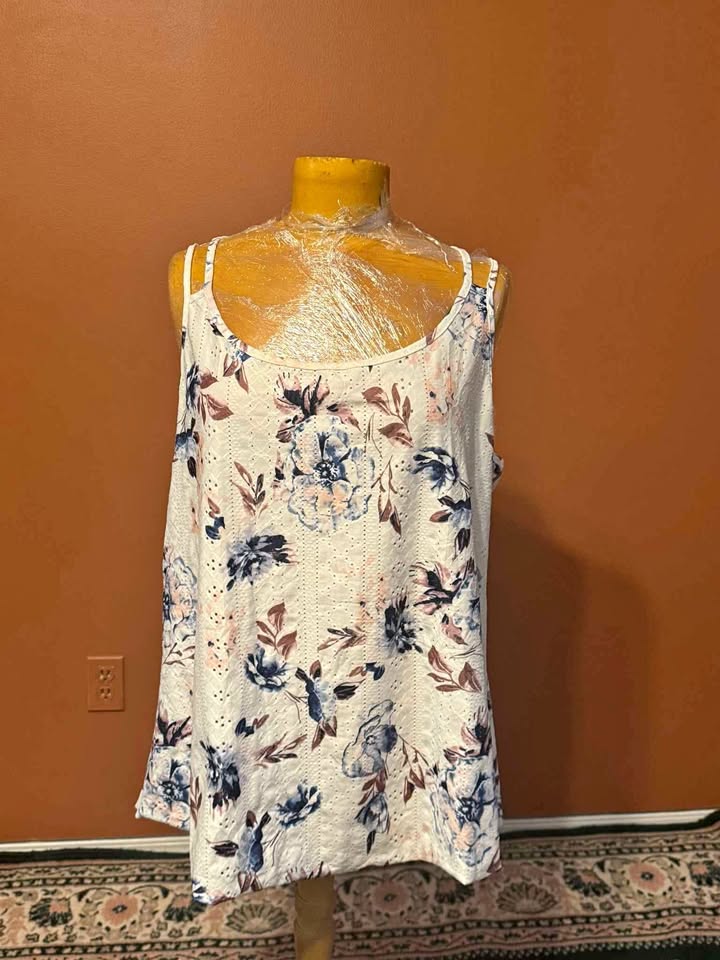 Brand New Size 3XL – White Floral Eyelet Tank Top 🌸🤍