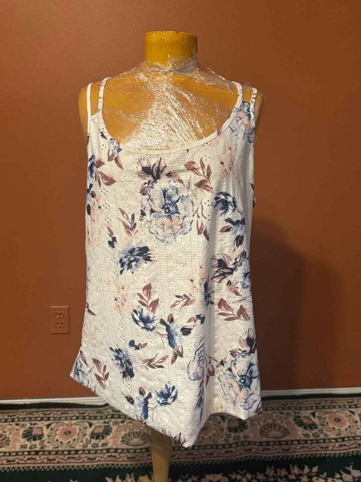 Brand New Size 3XL – White Floral Eyelet Tank Top 🌸🤍 - photo 2