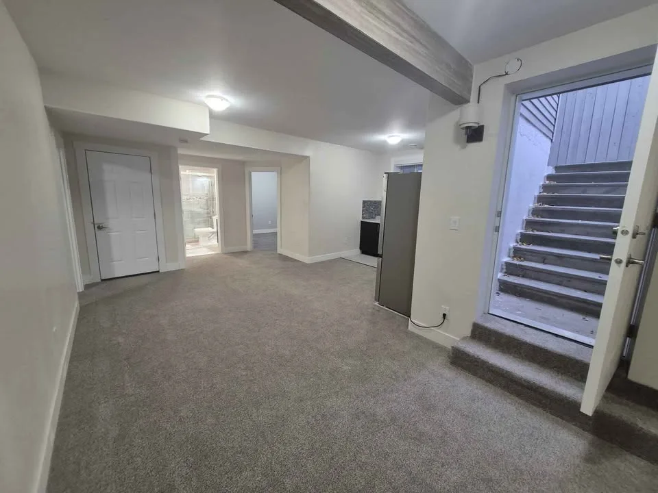 2 Beds 1 Bath - Apartment image indicator(2)
