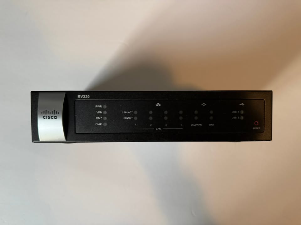 Cisco RV320 Dual WAN VPN Router - photo 2