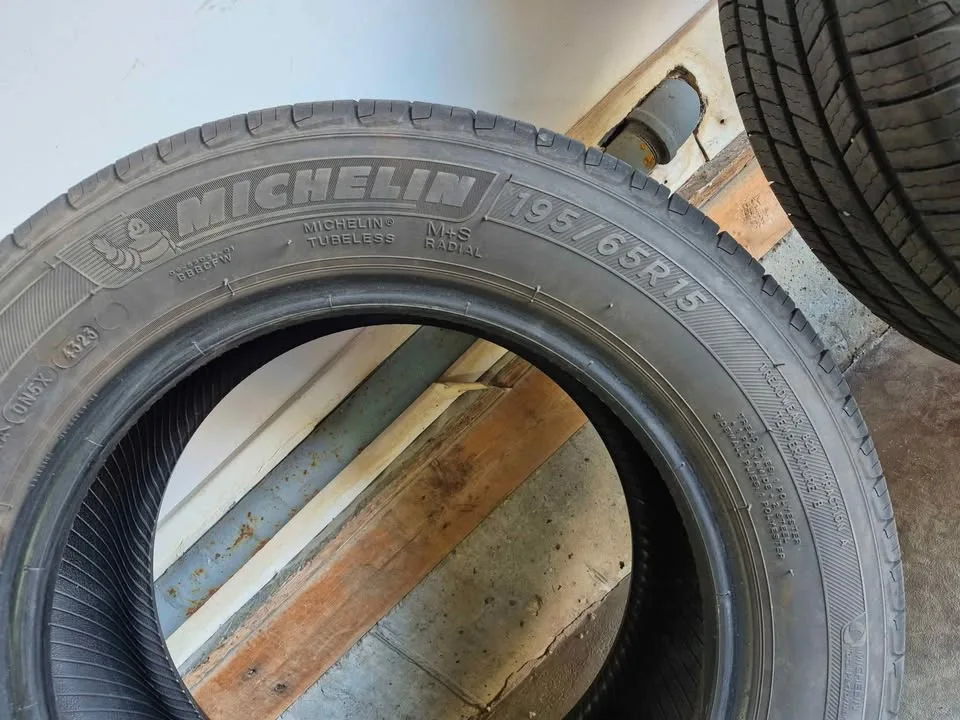 195 65 15, 195x65x15,Michelin x tour A/s for corolla prius image indicator(3)