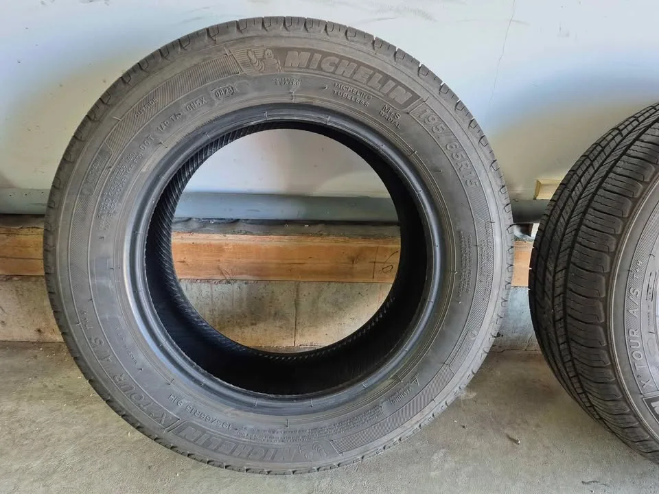 195 65 15, 195x65x15,Michelin x tour A/s for corolla prius image indicator(8)