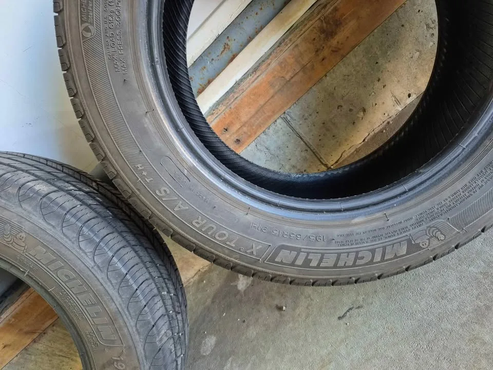 195 65 15, 195x65x15,Michelin x tour A/s for corolla prius image indicator(9)