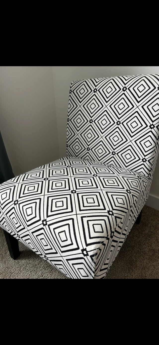 Black/White Chair - photo 2