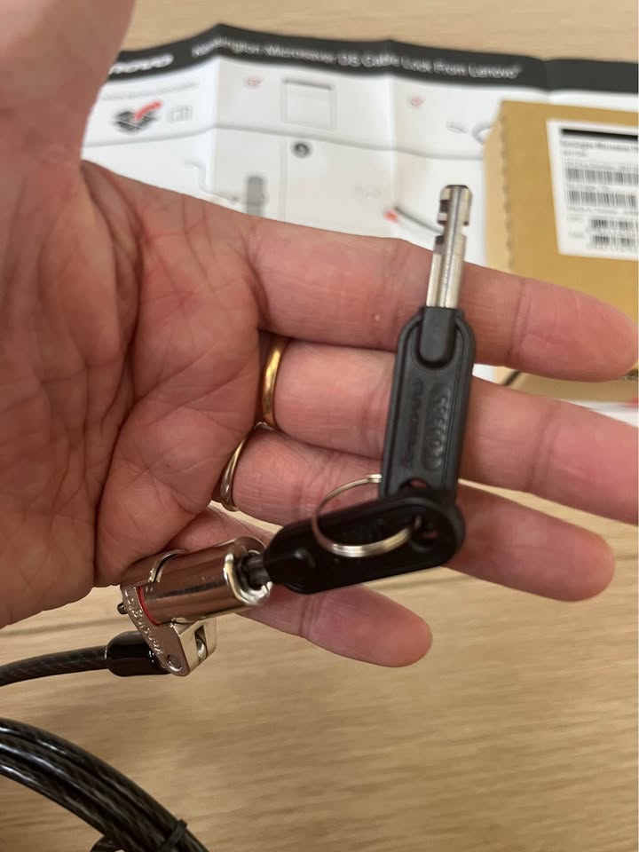 Laptop lock- Kensington Microsaver 2.0 Keyed Cable Lock - photo 4
