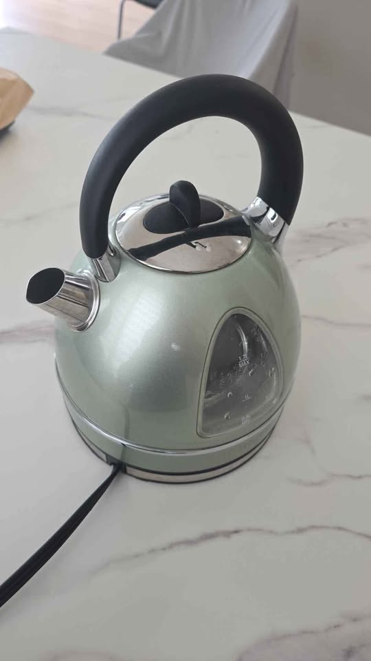 Cuisinart Electric Kettle - photo 2