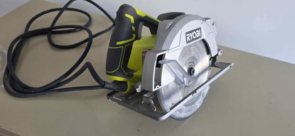 Ryobi 14-Amp 7-1/4-inch Corded Circular Saw with Laser - photo 4