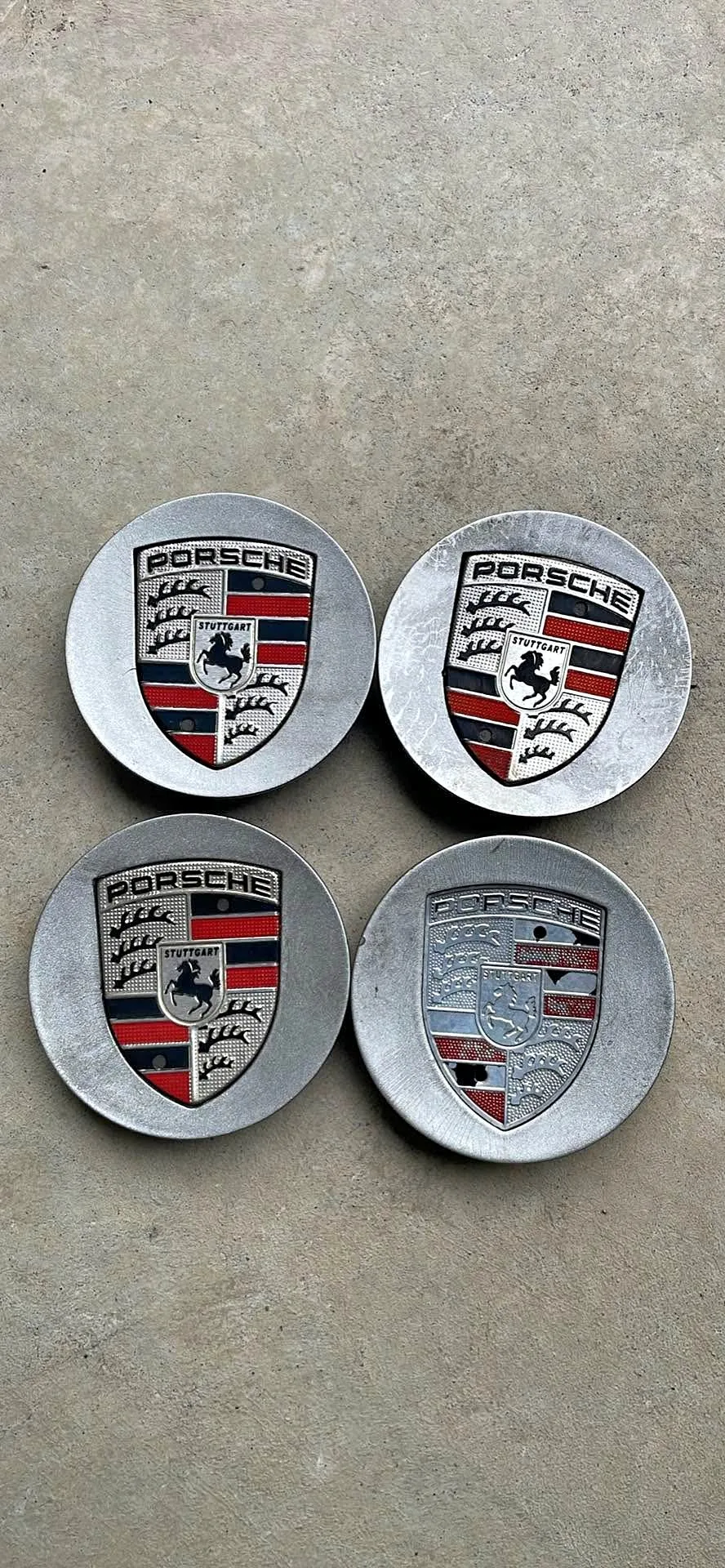 Set of four Porsche 76 mm center caps thumbnail