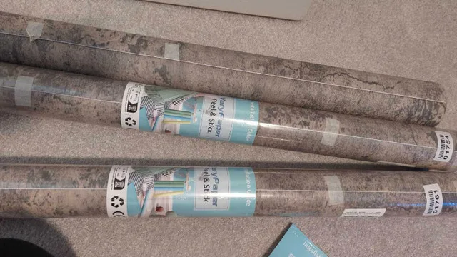 VaryPaper 32"x354" Weathered Industrial Concrete Wallpaper