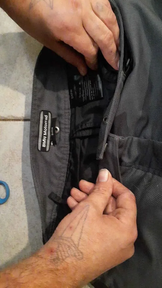 BMW Motorcycle pants image indicator(2)